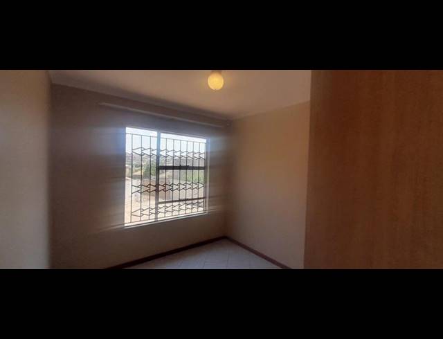 3 BEDROOM HOUSE FOR SALE IN COSMO CITY